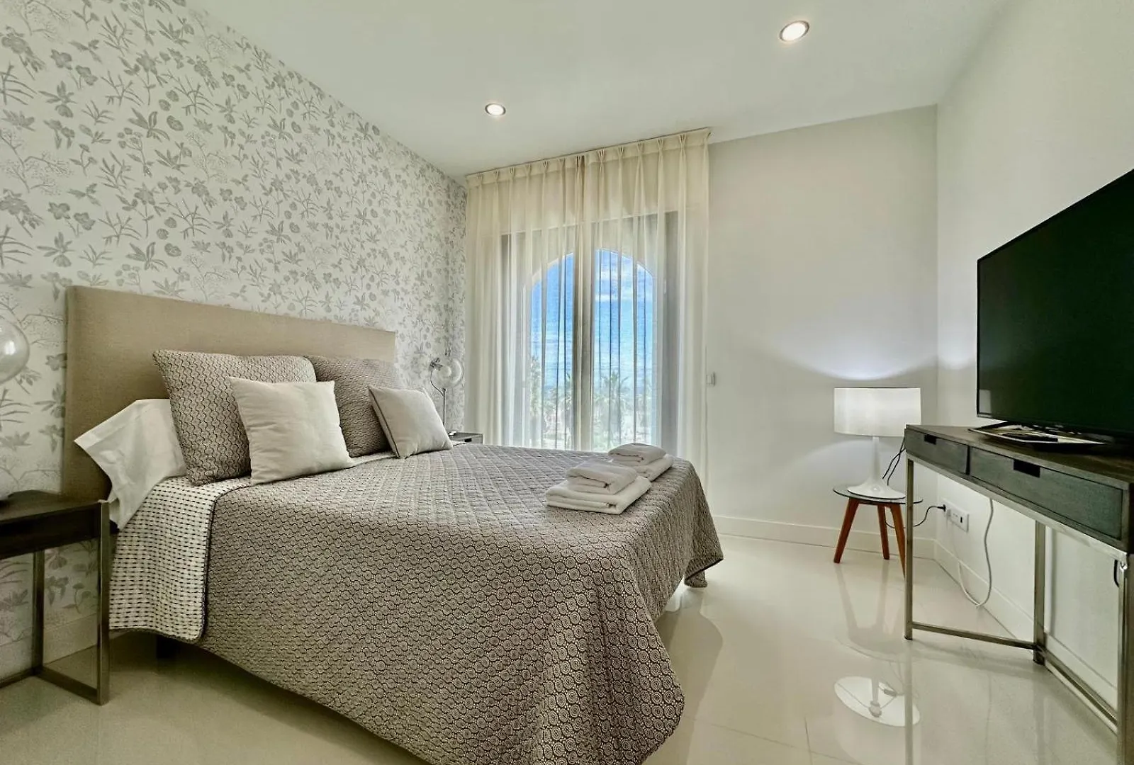 La Paloma Seaview Apartment
